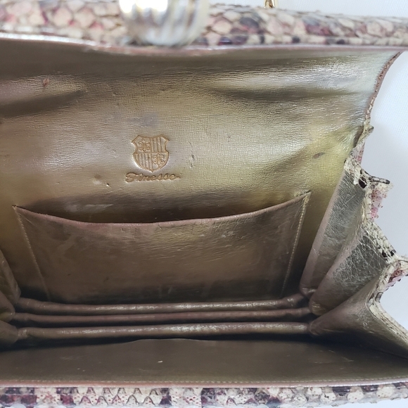 Finesse tan burgundy metallic snakeakin chain strap evening bag unique clasp - Picture 6 of 6